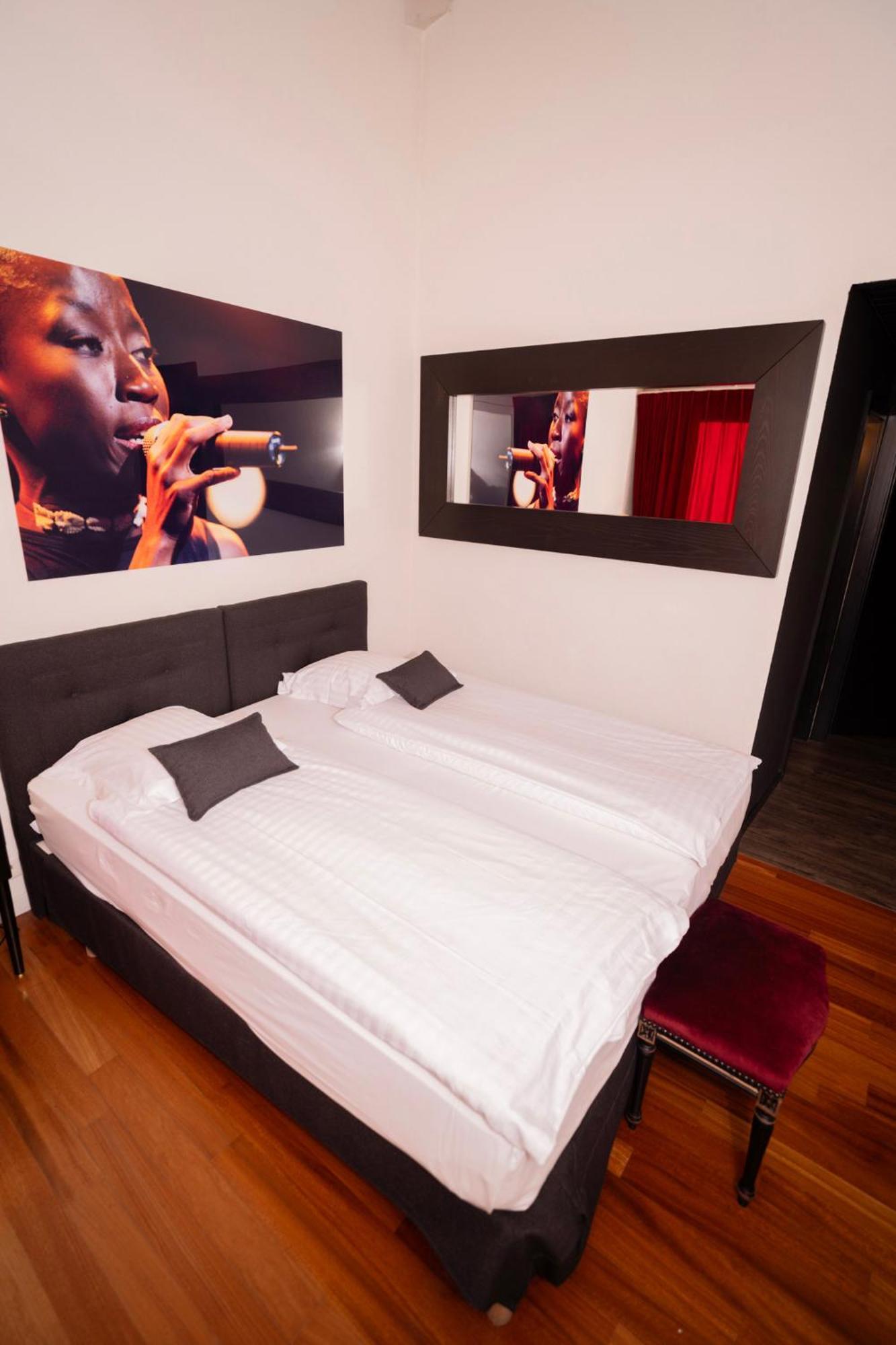 Tralala Hotel 3*